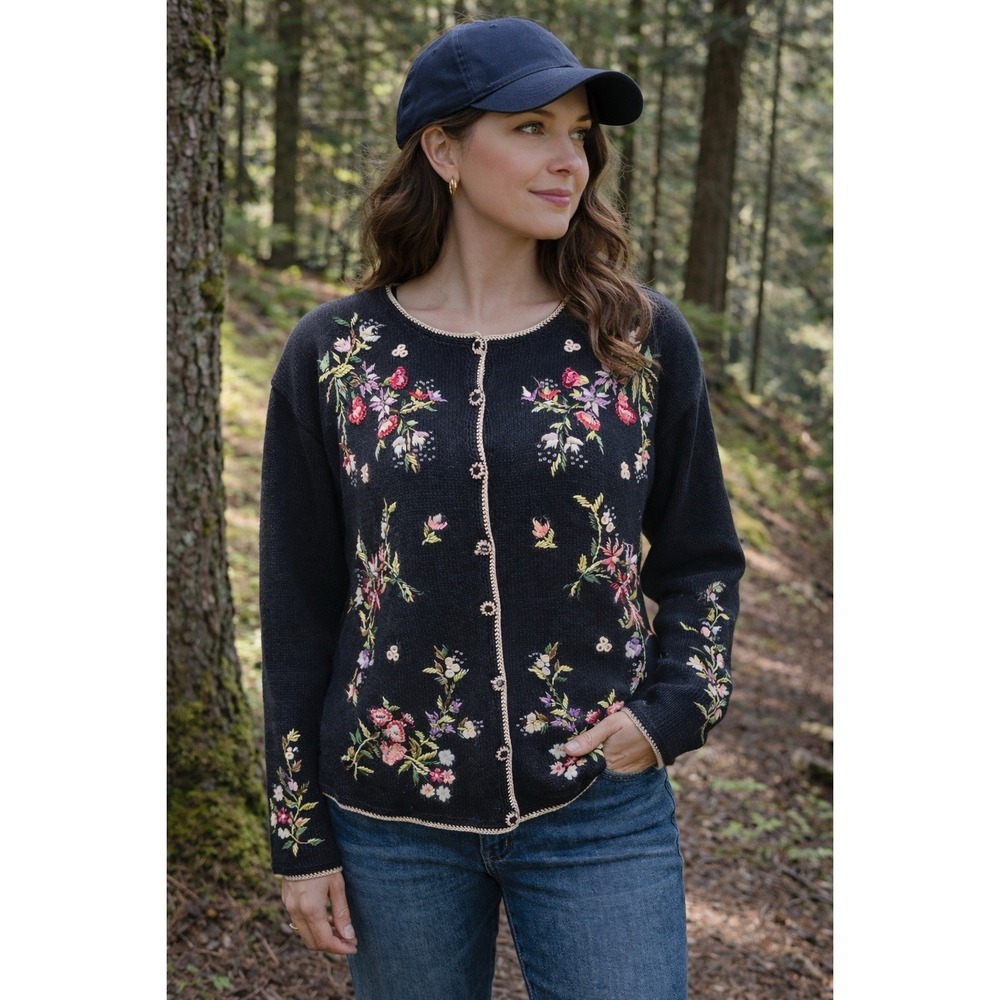 Vintage Heirloom Collectibles Floral Knit Cardigan Grandmacore Heirloom Medium